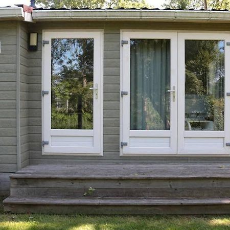 Een Chalet Met Prive Sauna En Tuin Villa Tzummarum Kültér fotó