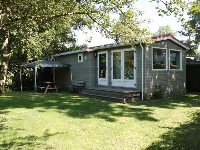 Een Chalet Met Prive Sauna En Tuin Villa Tzummarum Kültér fotó