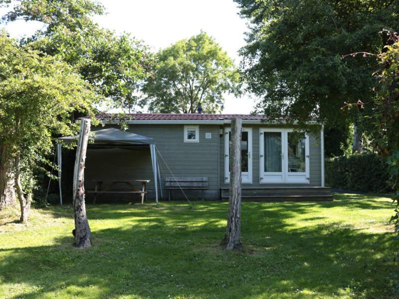 Een Chalet Met Prive Sauna En Tuin Villa Tzummarum Kültér fotó